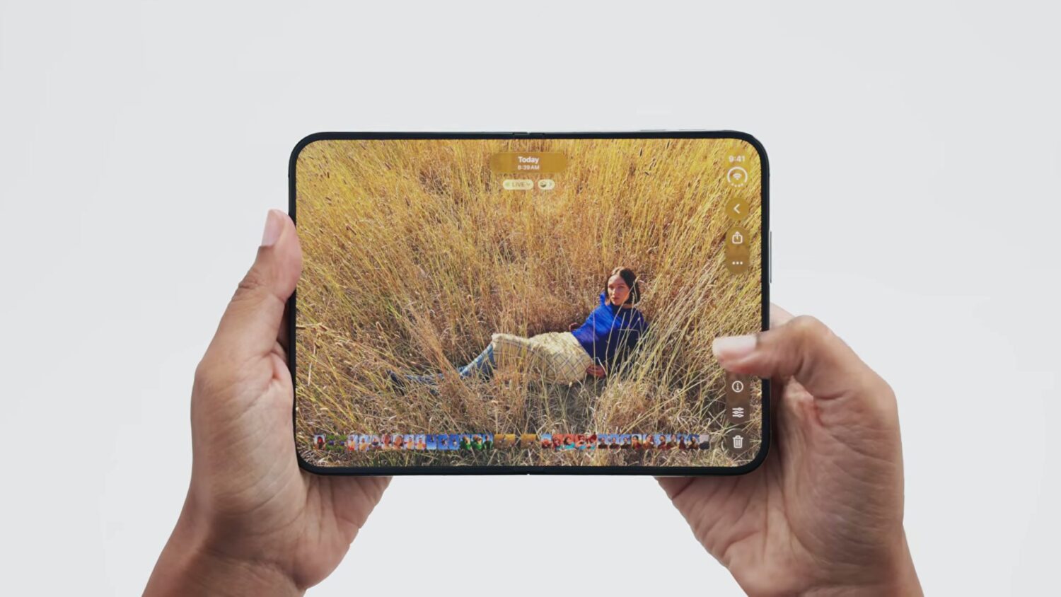 iPhone Duo 發表:Apple 首款摺疊 iPhone 登場，7.6 吋大螢幕、鈦金屬機身，售價 74,900 元起 screenshot_iPhoneDuo_photoview-scaled-2