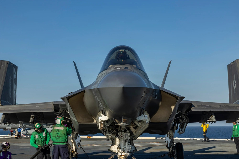 軍事科技|F-35C 完成福特級航艦首次攔截降落 甘迺迪號電磁彈射與攔截系統雙雙通過實測 1000w_q95-10 軍事科技|F-35C 完成福特級航艦首次攔截降落 甘迺迪號電磁彈射與攔截系統雙雙通過實測 1000w_q95-10